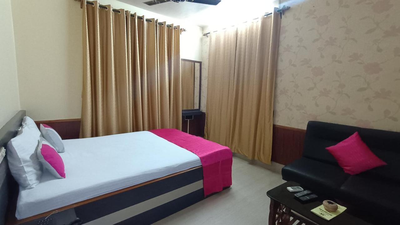 Hotel Sangam Baharampur エクステリア 写真
